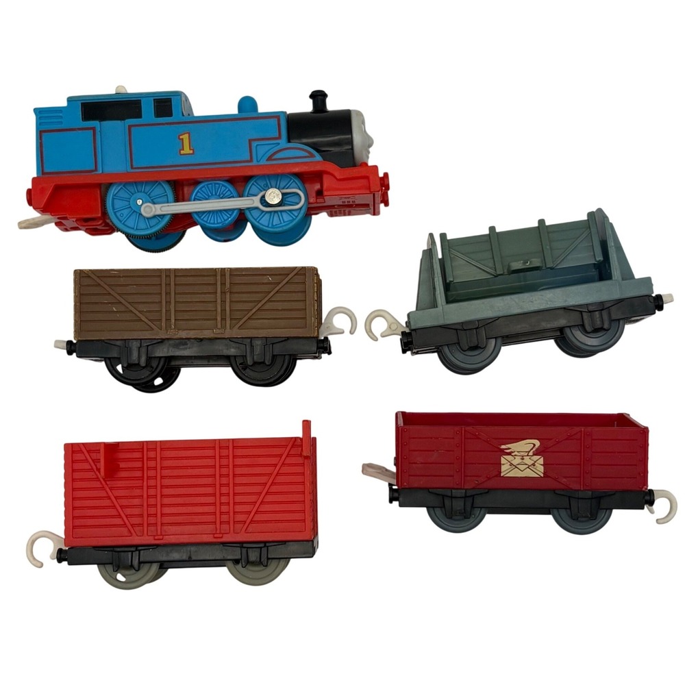 Thomas & Friends TrackMaster Motorized Train Lot Thomas Engine Mail Cargo Cars